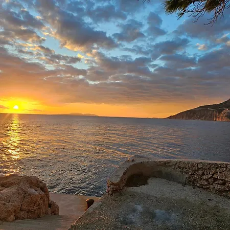 Daire Santa Maria Hvar With Jacuzzi