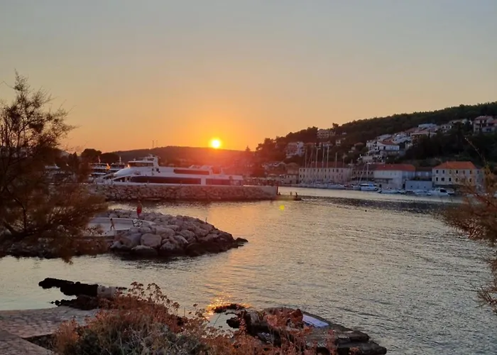 Santa Maria Hvar With Jacuzzi Daire Jelsa (Hvar)