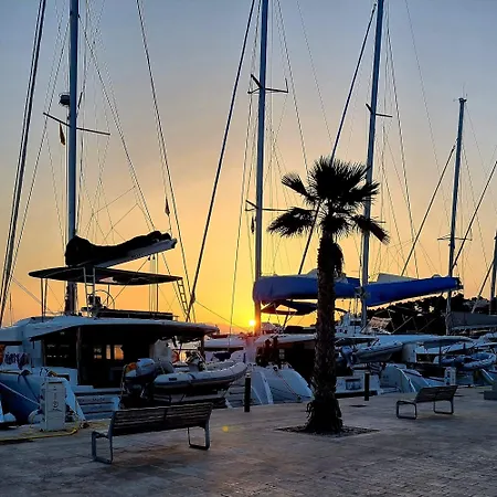 Santa Maria Hvar With Jacuzzi