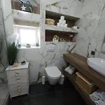 Santa Maria Hvar With Jacuzzi Apartamento *