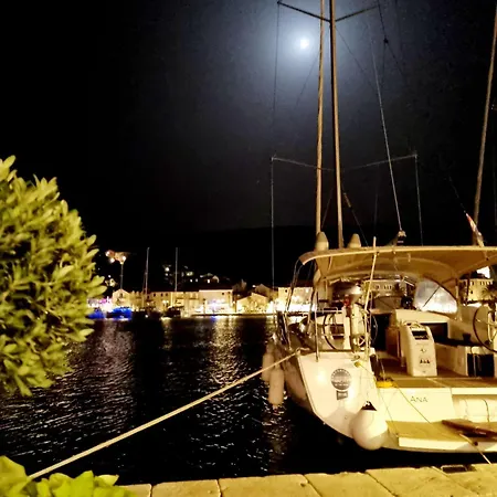 Lägenhet Santa Maria Hvar With Jacuzzi Jelsa (Hvar)